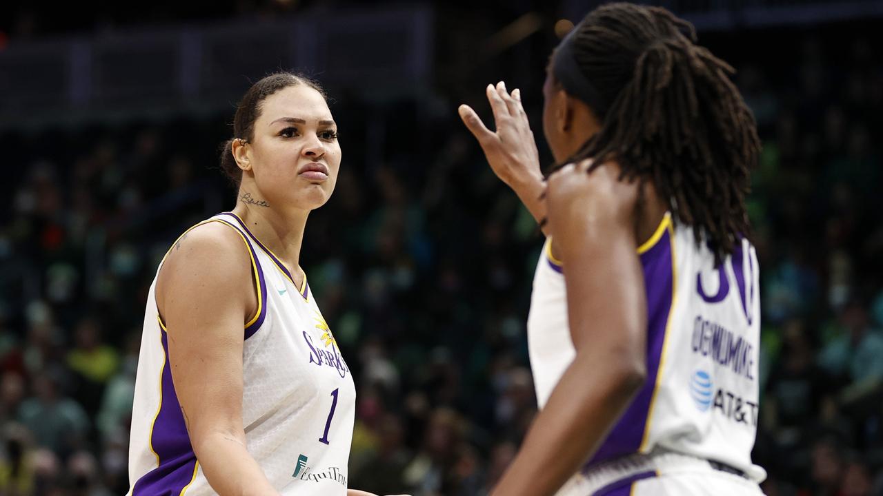 Liz Cambage, Nneka Ogwumike help Sparks earn 500th victory - Los