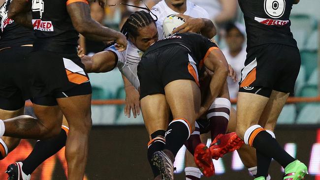 Nofoaluma gives Taupau a taste of his own medicine.