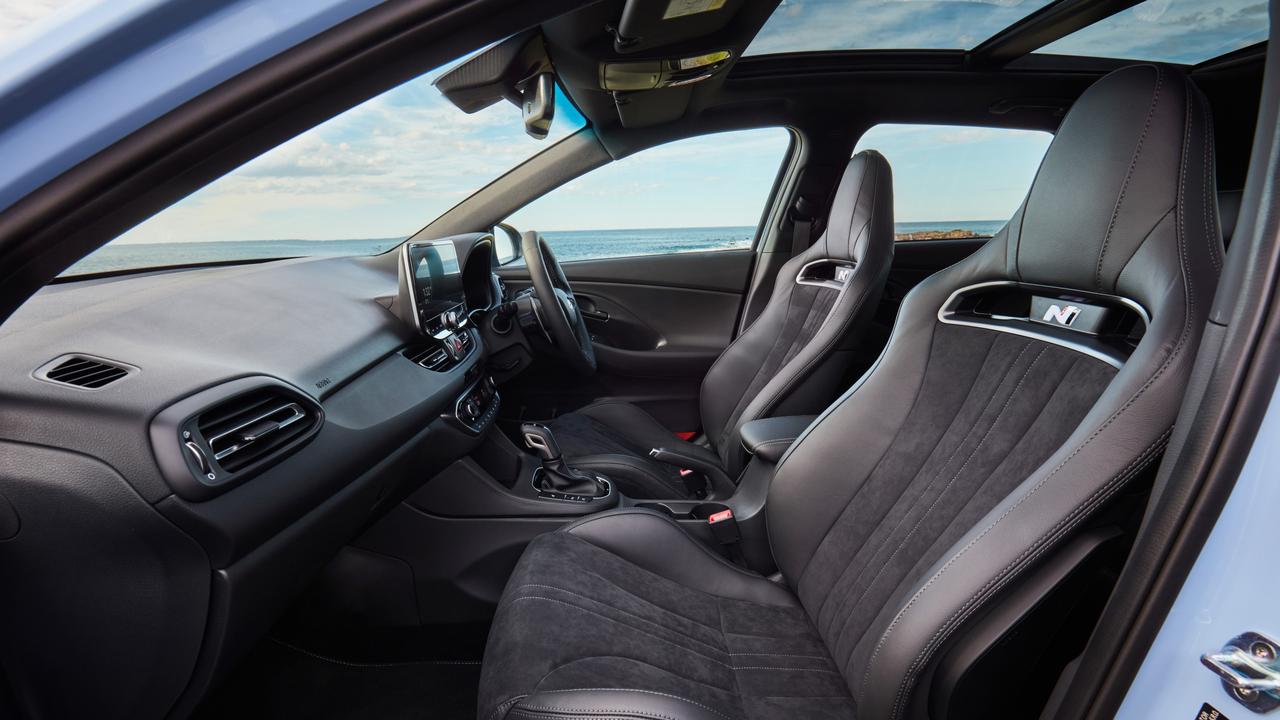 Special N Light Seats with a fixed headrest are a feature of the Premium i30N models.