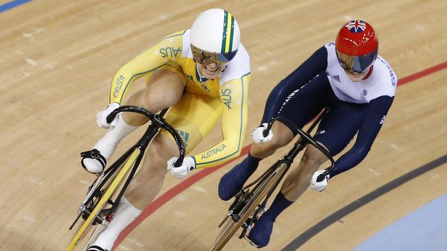 Anna Meares beats Victoria Pendleton in the sprint final at the London Olympics.