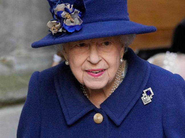 Queen ordered to rest, cancel public engagements