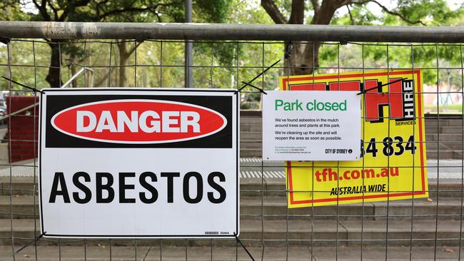 The council took 12 hours to seal off Harmony Park. Picture: Tim Hunter.