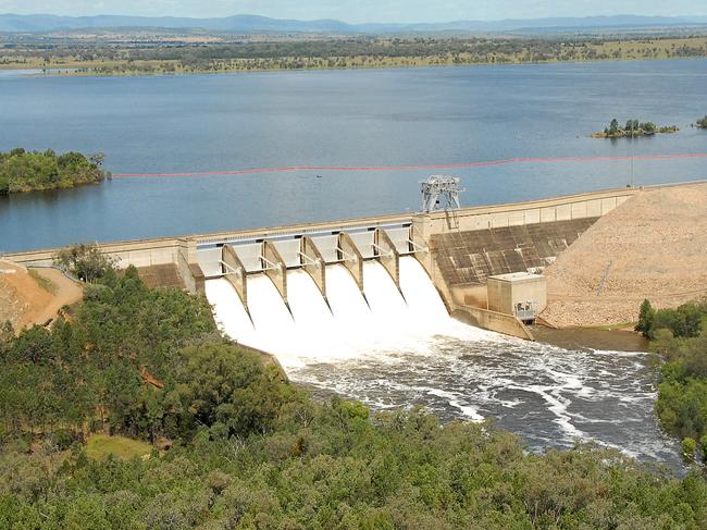 Lake Keepit at 100 per cent capacity in 2010. Picture: Peter Lorimer