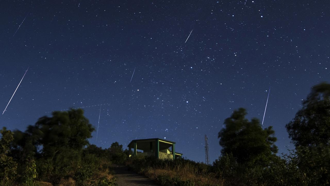 Geminid Meteor Shower: How To Catch The Meteor Shower This Weekend ...