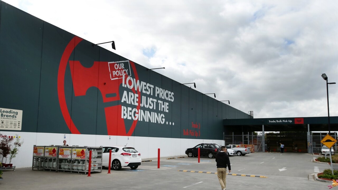 Bunnings customer needs to ‘think things through’ after timber fail