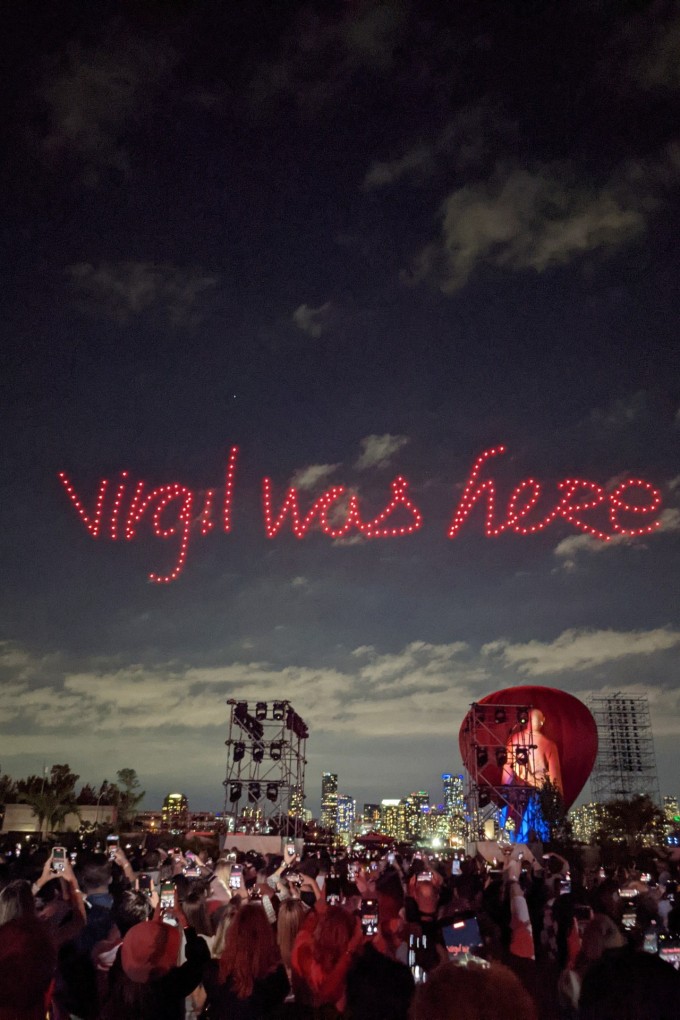 Into the sky above: Virgil Abloh stages his last show for Louis Vuitton -  Vogue Australia