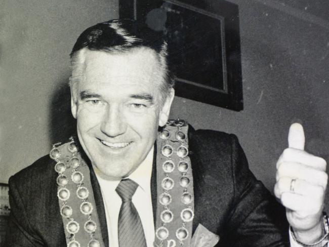 Historic: Politicians Former Rockhampton Mayor Jim Webber. Photo: Morning Bulletin Archives