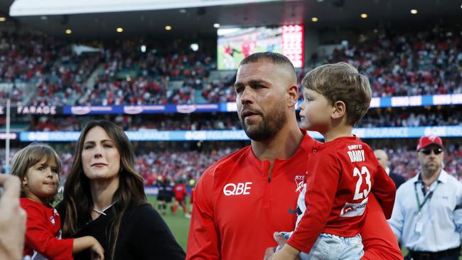 An emotional Buddy Franklin and his family saying farewell to the SCG in round 24 this year. Picture: Jonathan Ng