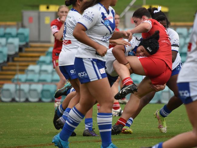 Hanah Laufale puts on a big tackle. Picture: Sean Teuma/NewsLocal