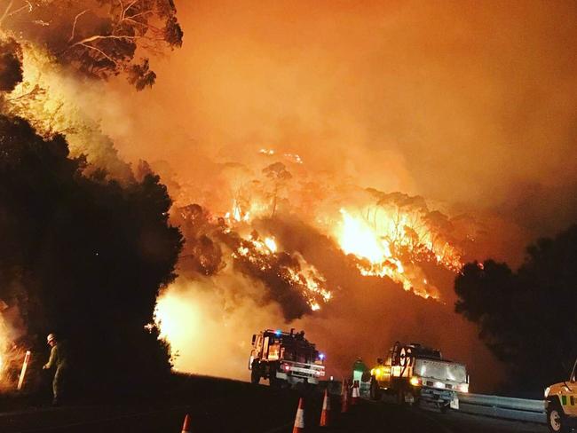 Firefighters battle the 2015 Christmas Day blaze near Separation Creek.