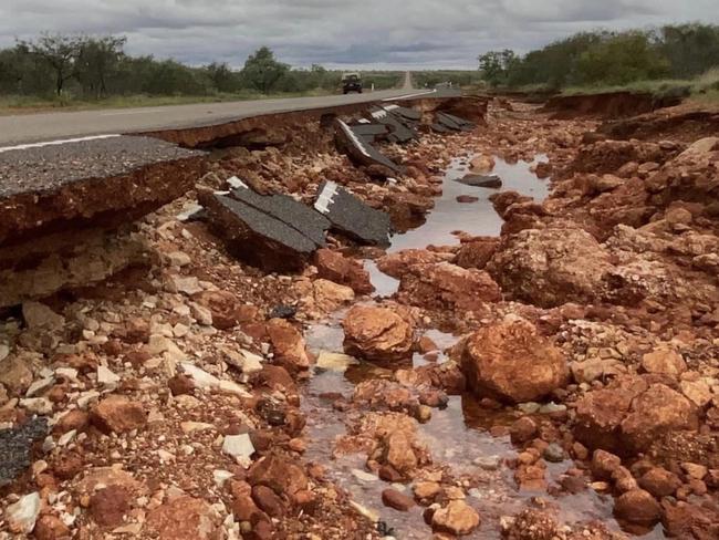 The Barkly Hwy remains closed to the Queensland border after flooding and damage. Picture: Road Report NT