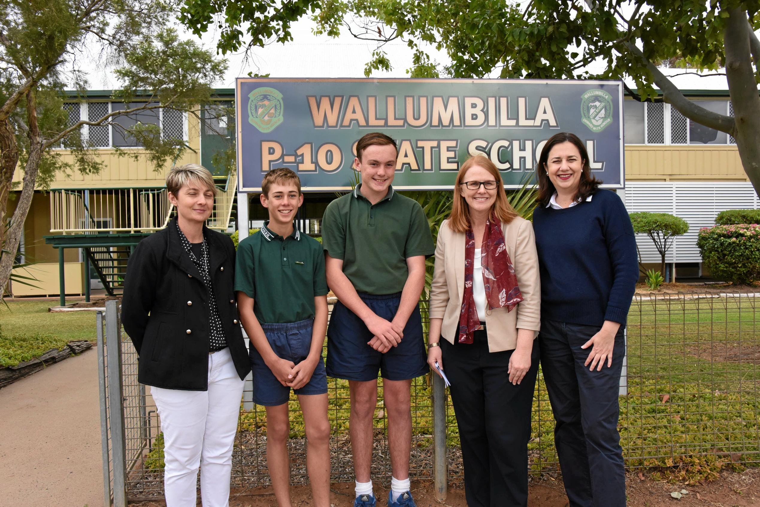 The premier poses with Wallumbilla State School students. Picture: Alexia Austin