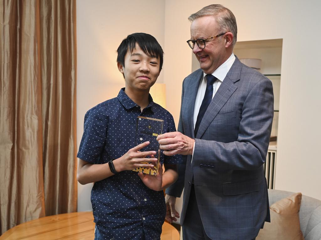 Zac met Prime Minister Anthony Albanese for the first time after winning the Bee last year. Picture: NCA NewsWire/Martin Ollman