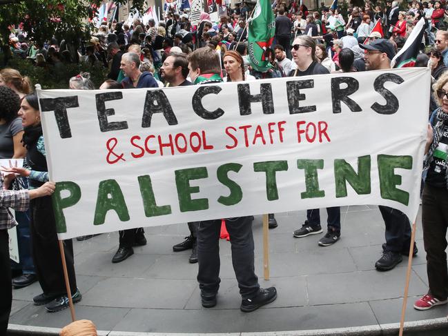 MELBOURNE, AUSTRALIA - NewsWire Photos, DECEMBER 10, 2023. Protesters at a free Palestine rally in Melbourne CBD.  Picture: NCA NewsWire / David Crosling