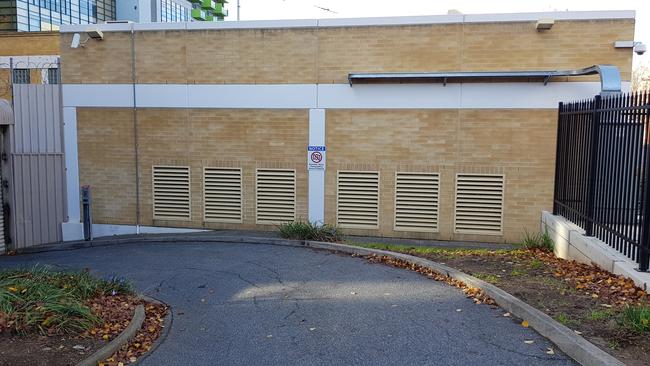 No trespass signs were erected at site where pictures are often taken of prisoners at the back of the Magistrates Court.