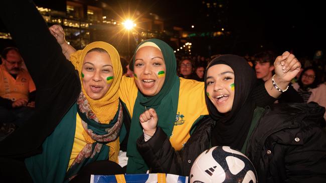 Fatimah Alhuseini, Churia Alattas, Jamilah Alattas of La Kemba celebrate ahead of the game. Picture: NCA NewsWire/ Brendan Read