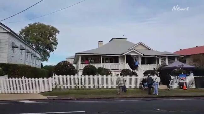 A-list Aussie actor Bryan Brown, Greta Scacchi spotted at Sandgate