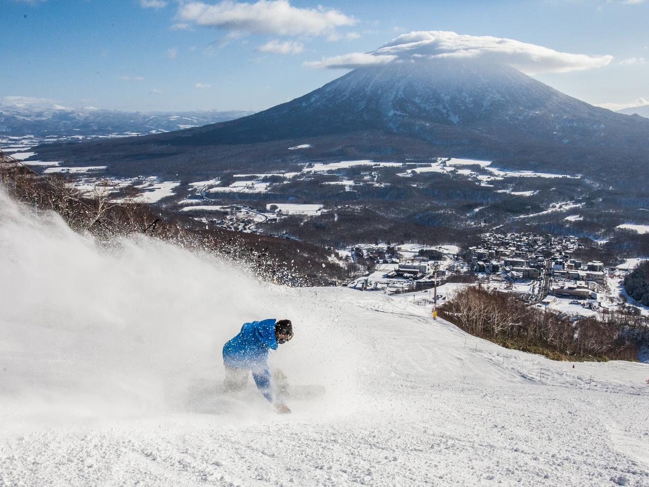 Best place to ski in Japan with a family on a budget escape