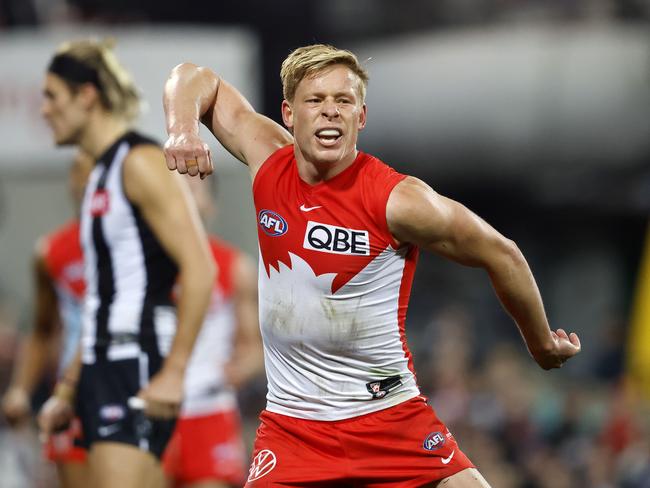 Isaac Heeney and the Swans roared past the Magpies.