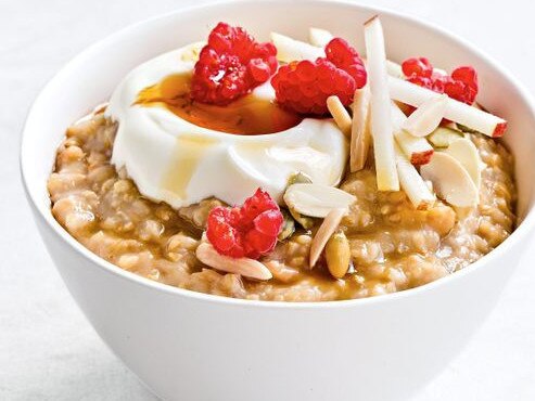 You can baked oats in a slow cooker.