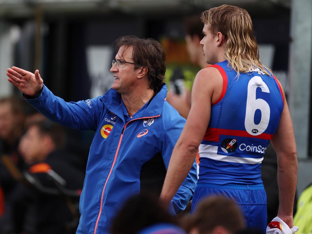 Bailey Smith and Luke Beveridge. Photo by Michael Klein.