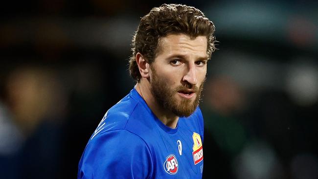 GEELONG, AUSTRALIA - JULY 20: Marcus Bontempelli of the Bulldogs warms up during the 2024 AFL Round 19 match between the Geelong Cats and the Western Bulldogs at GMHBA Stadium on July 20, 2024 in Geelong, Australia. (Photo by Michael Willson/AFL Photos via Getty Images)