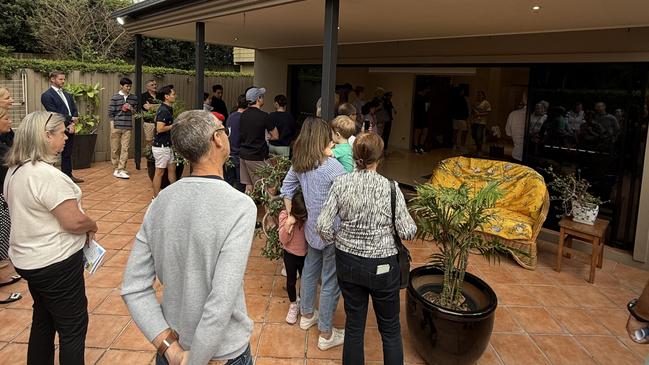 Around 57 groups had attended the event that morning, making more than 60 people watching the auction in person.