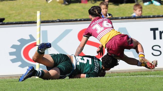 Ieremia Lealaiauloto scores for St Marys. Picture: Steve Montgomery