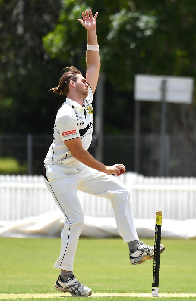 Ipswich bowler Adam Smith Ipswich Vs Wests Saturday December 3, 2022. Picture, John Gass