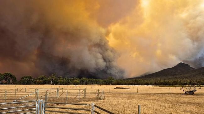 22/12/2024 Bushfires continue to burn in the Grampians . Picture : Instagram