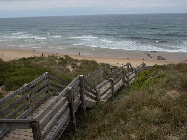 MELBOURNE AUSTRALIA - Newswire Photos JANUARY 25TH 2023 :  Four people have died, after being pulled from the water at Forrest Caves beach on Phillip Island. PICTURE : NCA Newswire / Nicki Connolly