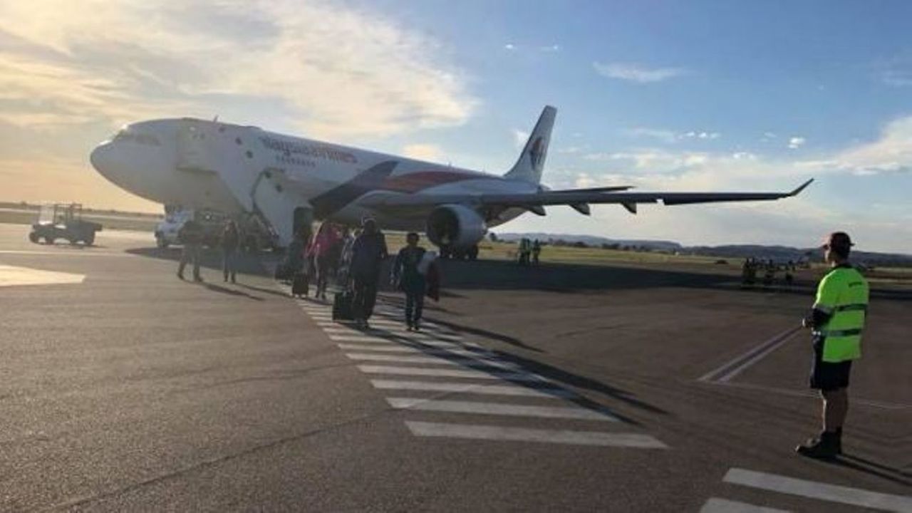 Malaysia Airlines plane forced to land in Alice Springs