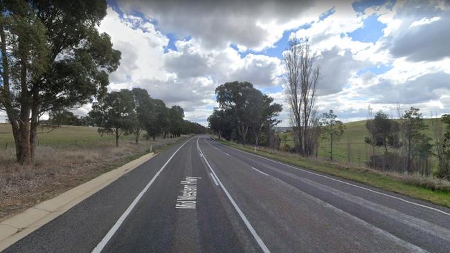 A 34-year-old man has died following a horrific crash near Cowra on the Mid Western Highway. Source: Google Maps