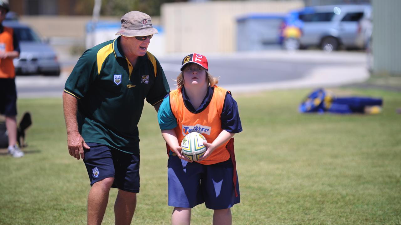 Belsham visiting Currimundi Special School back in 2009. Picture: Warren Lynam.