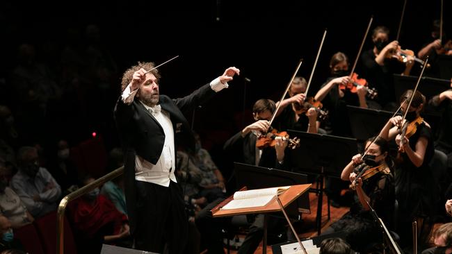 Asher Fisch: “Orchestras, particularly in America, have become very polite and politically correct and so they all sound very, very similar.” Credit Daniel James Grant