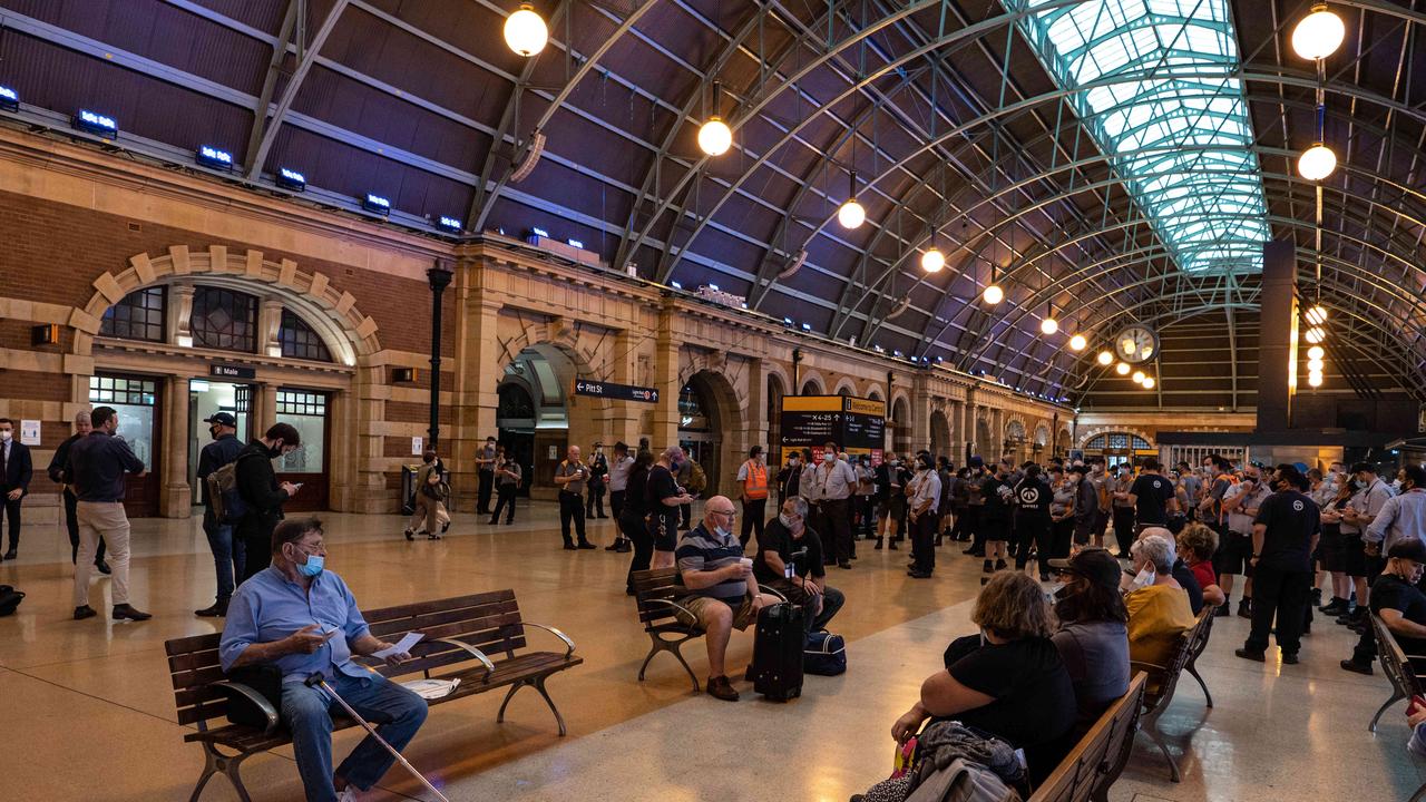 Commuters were left stranded when trains were cancelled in Sydney. Picture: NCA NewsWire / Flavio Brancaleone