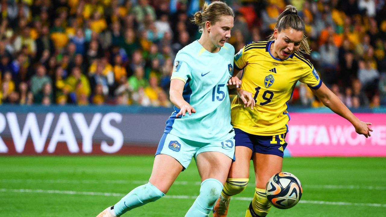 Clare Hunt displayed poise at the back except for a costly penalty. (Photo by Patrick Hamilton / AFP)