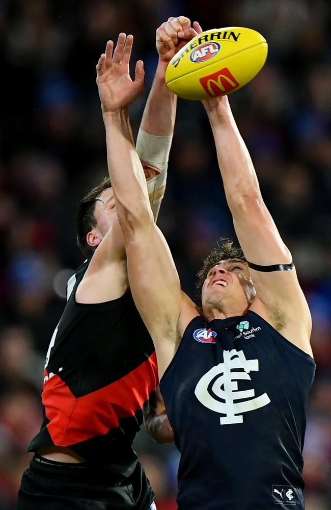 Jordan Ridley spoils Carlton’s Charlie Curnow. Picture: Josh Chadwick/Getty Images