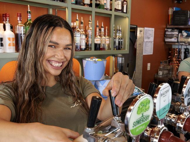 MELBOURNE, AUSTRALIA - NewsWire Photos MARCH 14, 2022:  Casual hospitality worker Paula Fuenzalida pours a beer at Pony Fish Island bar in Southbank.  The state government has  announced that casual workers will now be eligible to receive sick pay.Picture: NCA NewsWire / David Geraghty.