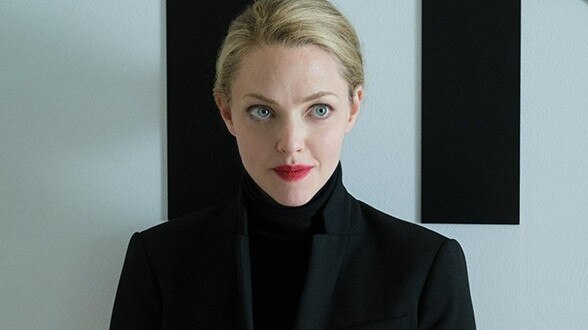 Amanda Seyfried as Elizabeth Holmes in The Dropout.