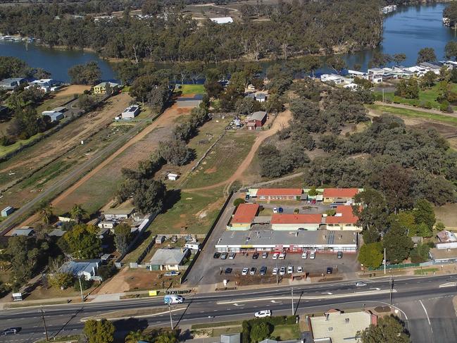 Aerial view of picturesque Buronga Village Shops location. Picture: Supplied (Professionals Mildura)