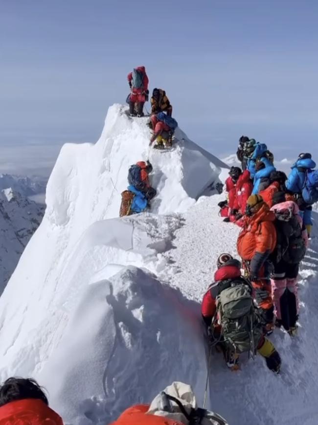 There is an actual queue of people. Picture: @nepalvisuals Instagram