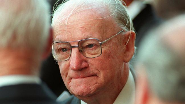 Sir Don Bradman at the Memorial Service for his wife Jessie. Photo: Pat/Hannagan.