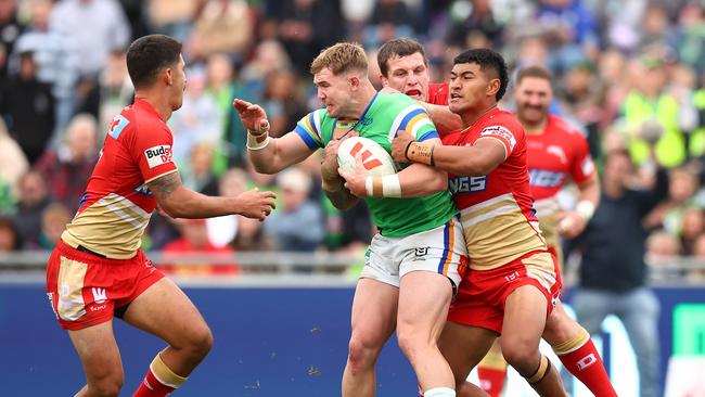 The referee missed a crucial call. (Photo by Mark Nolan/Getty Images)