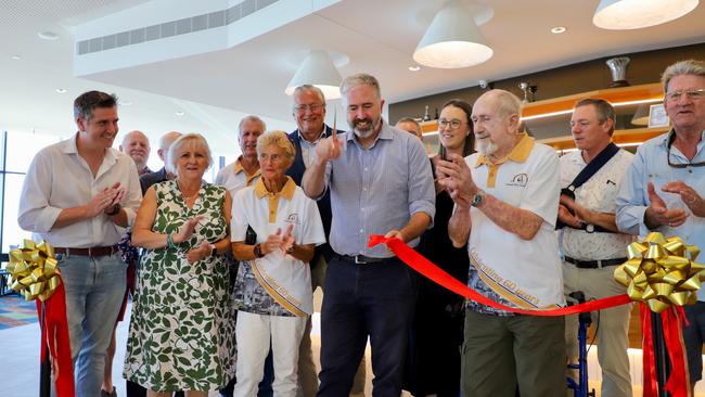 Senator Anthony Chisholm, joined by Keppel MP Nigel Hutton, Capricornia MP Michelle Landry, Livingstone Shire Council Mayor Adam Belot and members of the club, cut the ribbon at the official opening of the Keppel Bay Sailing Club.