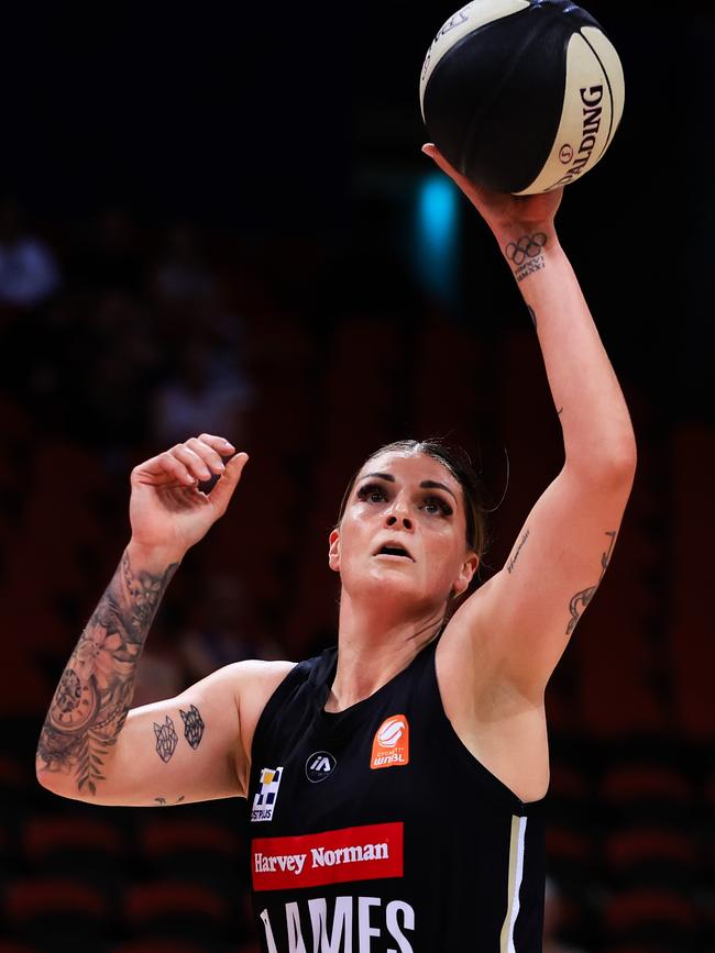 George returns to the Flames and will embark on her 17th WNBL season. Picture: Mark Evans/Getty Images