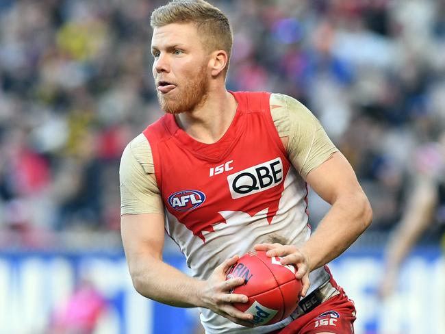 Dan Hannebery of the Swans is seen in action during the Round 13 AFL match between the Richmond Tigers and the Sydney Swans the MCG in Melbourne, Saturday June 17, 2017. (AAP Image/Julian Smith) NO ARCHIVING, EDITORIAL USE ONLY