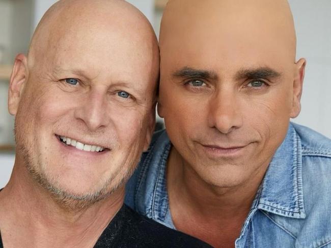 John Stamos shaves Dave Coulier’s head amid cancer diagnosis