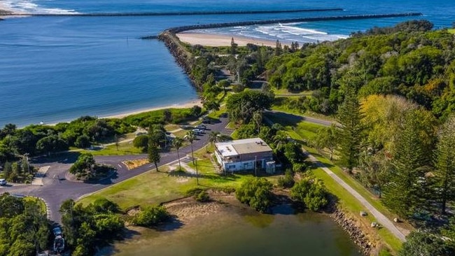 "The Big Oyster" seafood restaurant has sold after it was put up for auction for the first time in the site’s history.