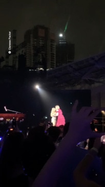 Taylor Swift brings Sabrina Carpenter on stage